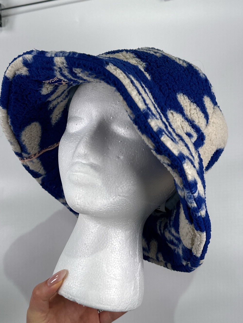 Spyder St Strand Society Sherpa Floral Bucket Hat Royal Blue OS - Picture 4 of 13